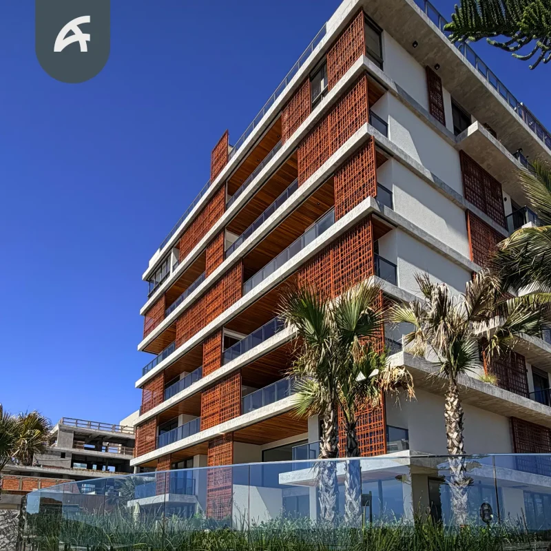 Tirreno_facahda_003_vertical.jpg-name-87eb541de297ca5c69f6e87bbebd65604944bb3c2eabdcd93b9df6d47de7ff54-6