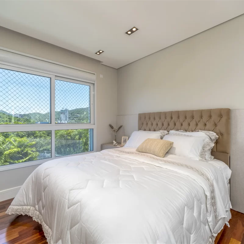 bhr_t8_302-178.jpg-name-2523798b9b399a0977720414b0532a1f0268356a9be7d5bcd051ad93577fbe16